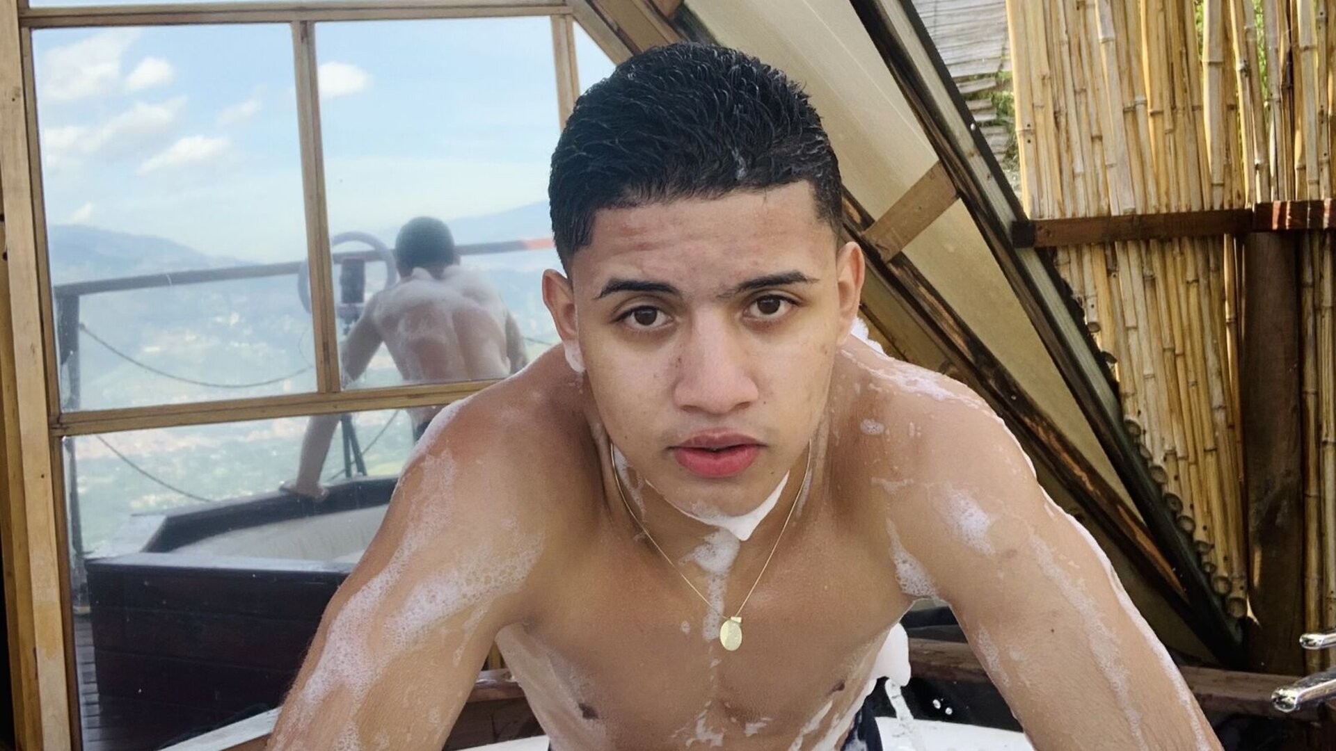 Join AlanSanthos’s Live Webcam Show