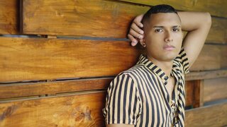 Join AlexVernon’s Live Webcam Show