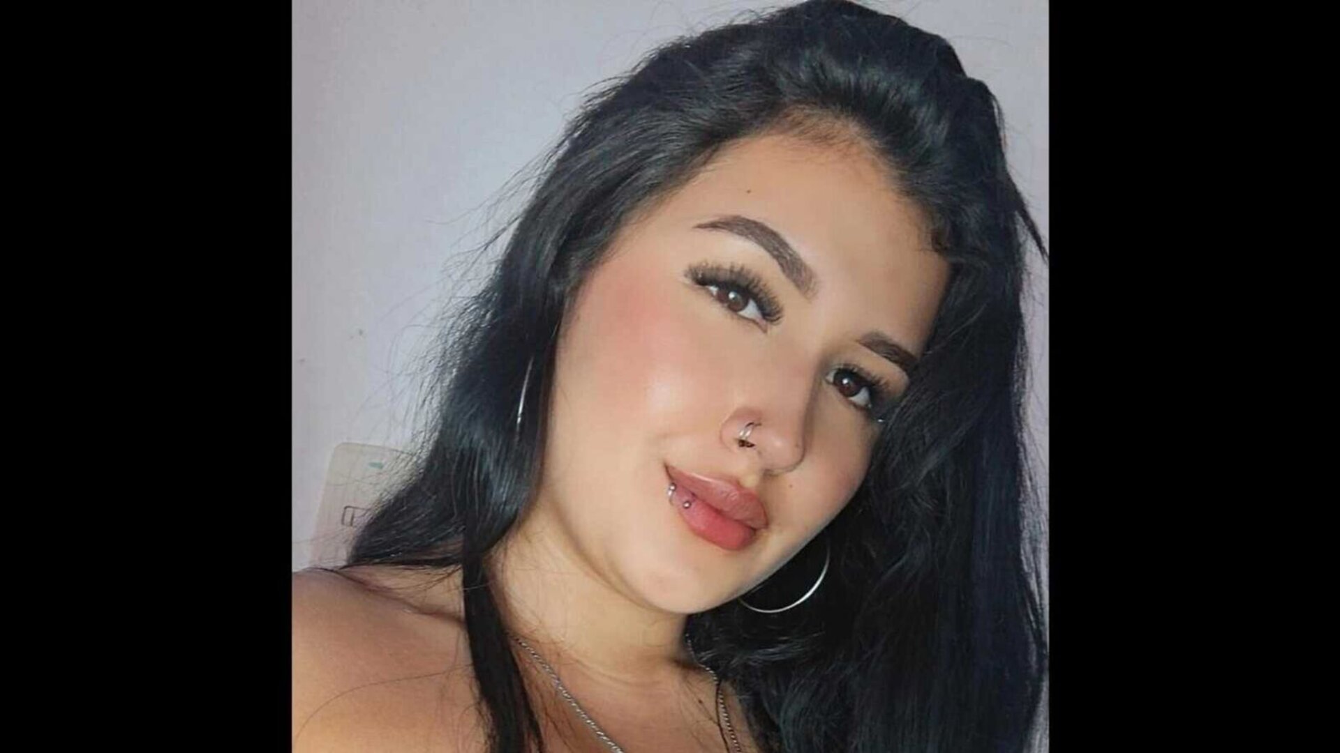 Join AmbarBlossom’s Live Webcam Show