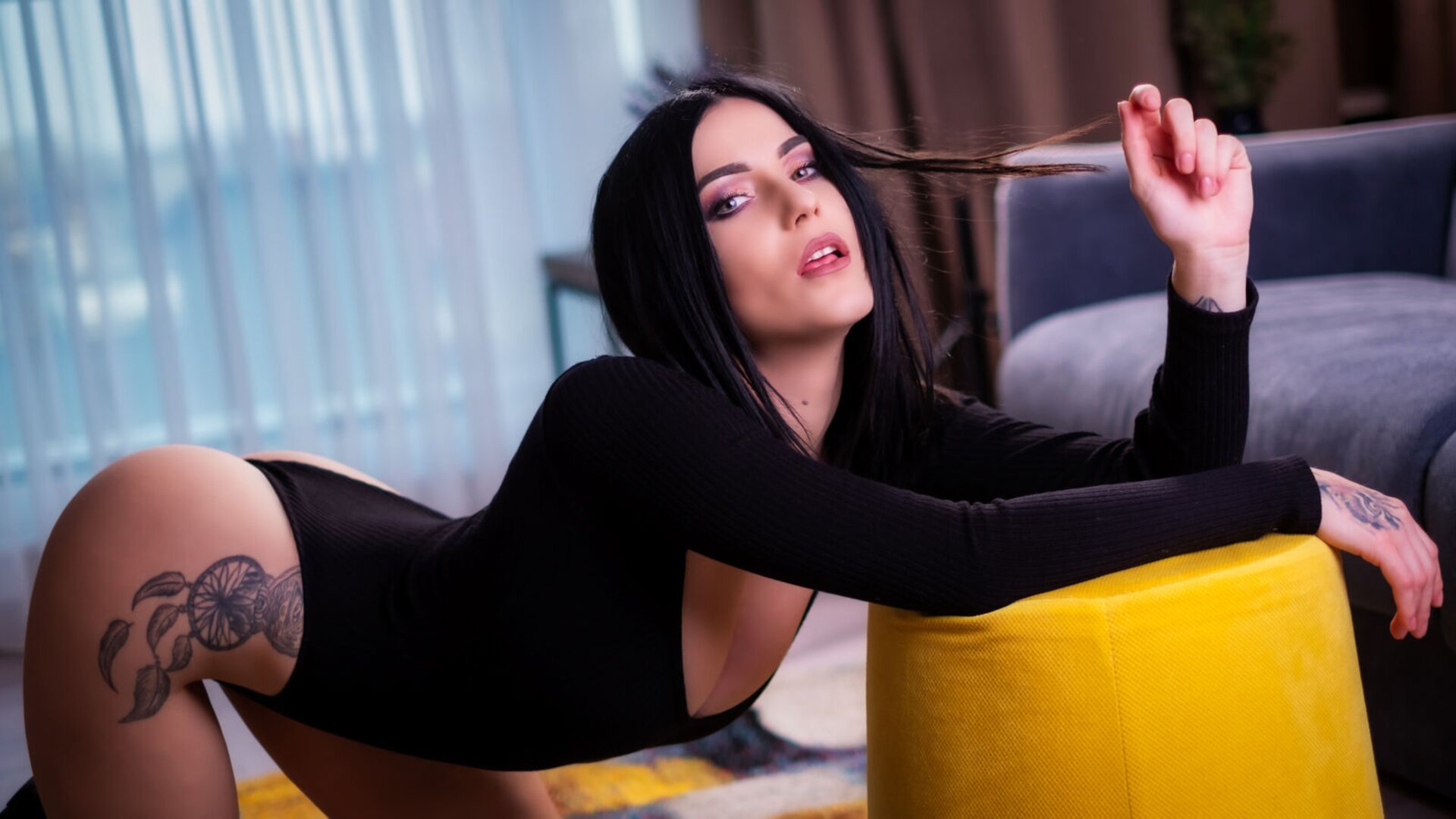 Join AnaisBlaires’s Live Webcam Show