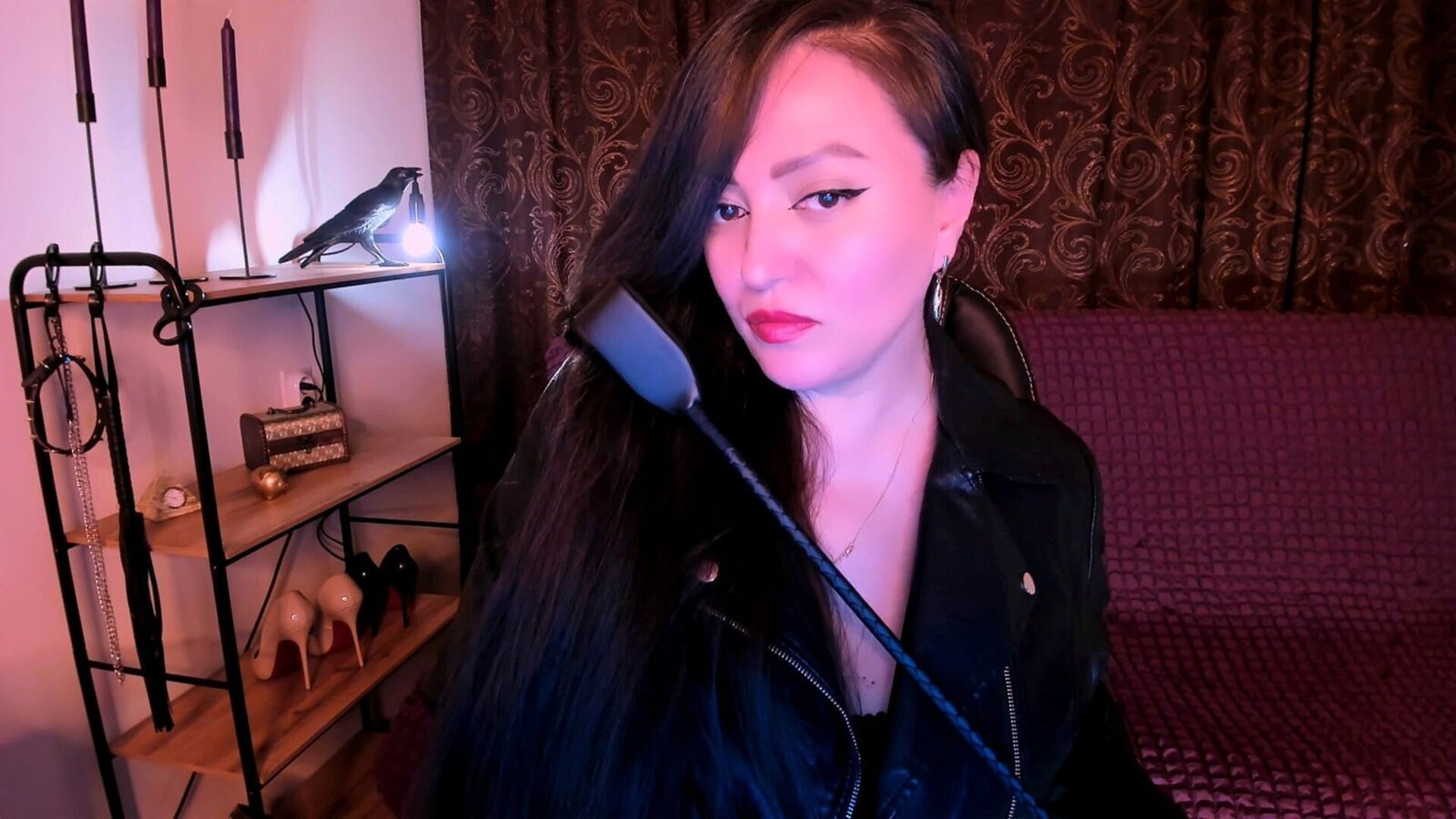 Join AnnaDeRichi’s Live Webcam Show