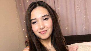 Join AnnaKaminski’s Live Webcam Show