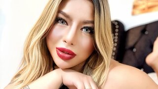 Join AnnaMedina’s Live Webcam Show