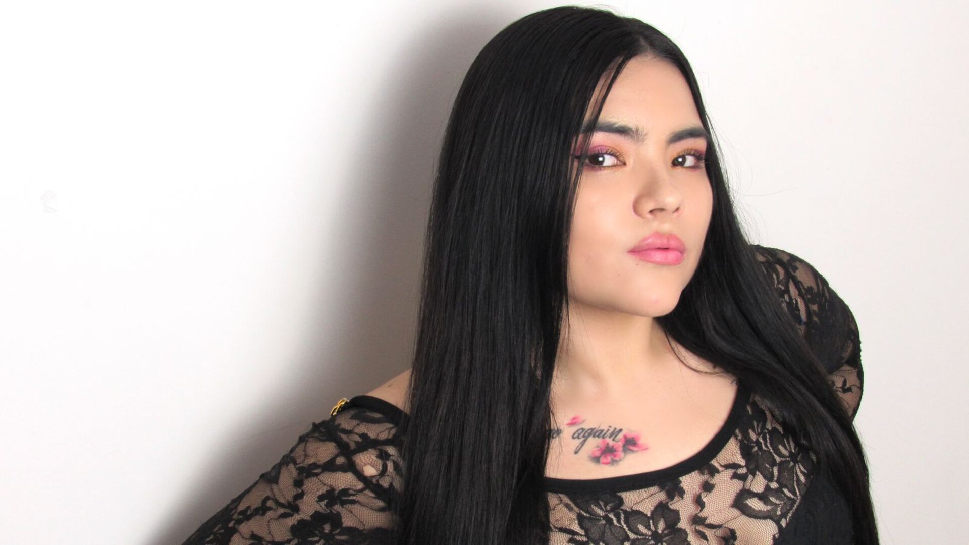 Join AntonelaLemon’s Live Webcam Show