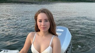 Join AvroraAvans’s Live Webcam Show