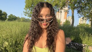 Join BellaSparkle’s Live Webcam Show