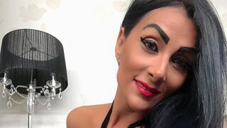 Join BellenGrey’s Live Webcam Show