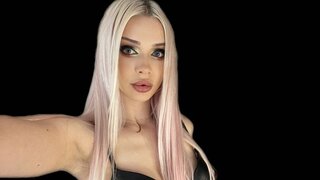 Join CarlaKats’s Live Webcam Show