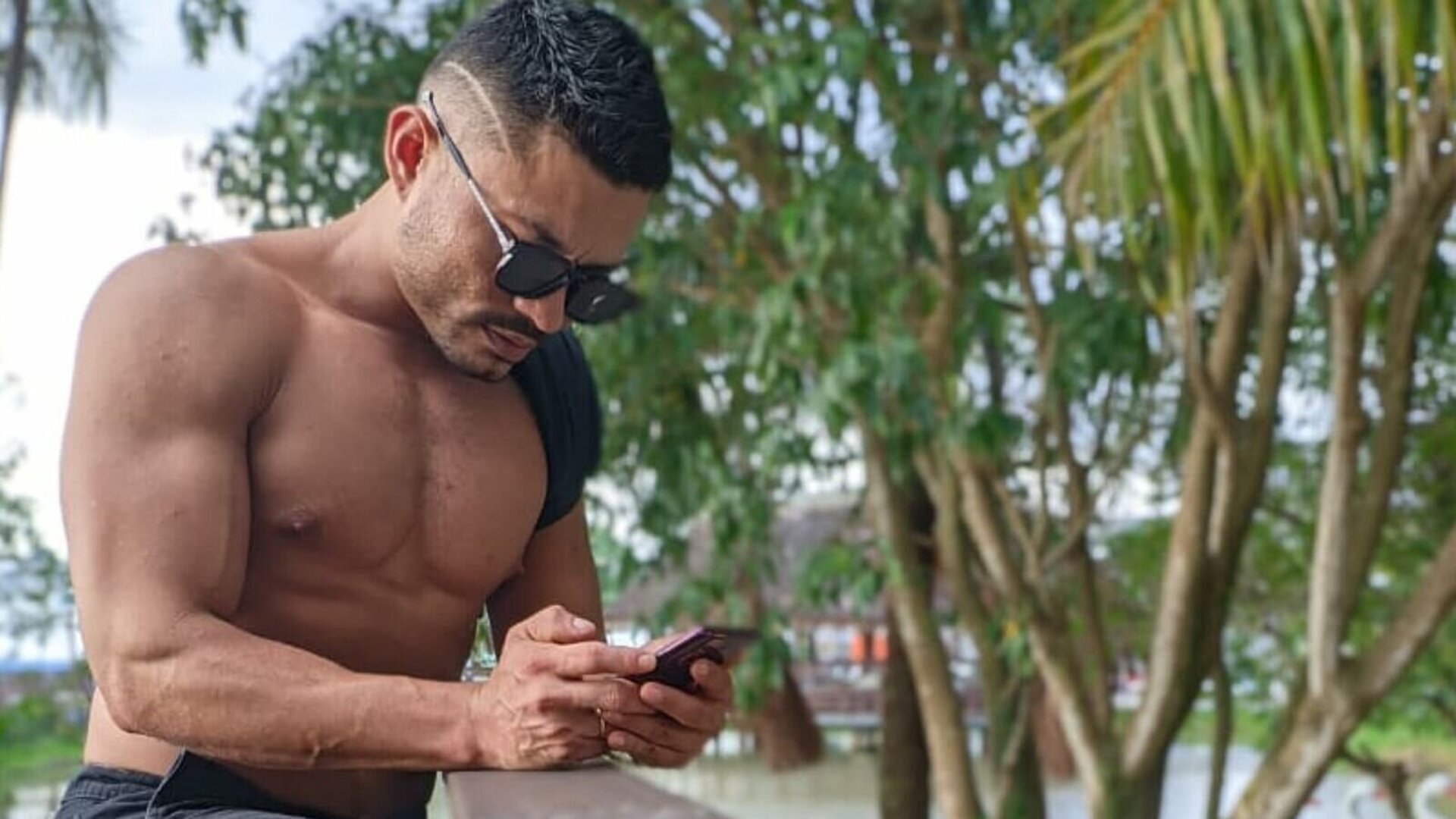 Join ClaytonMoral’s Live Webcam Show