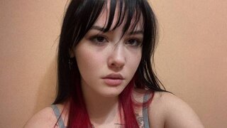 Join CoventinaDwinell’s Live Webcam Show