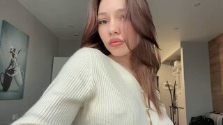 Join Crystalrivara’s Live Webcam Show