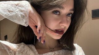 Join EmelyBeynar’s Live Webcam Show