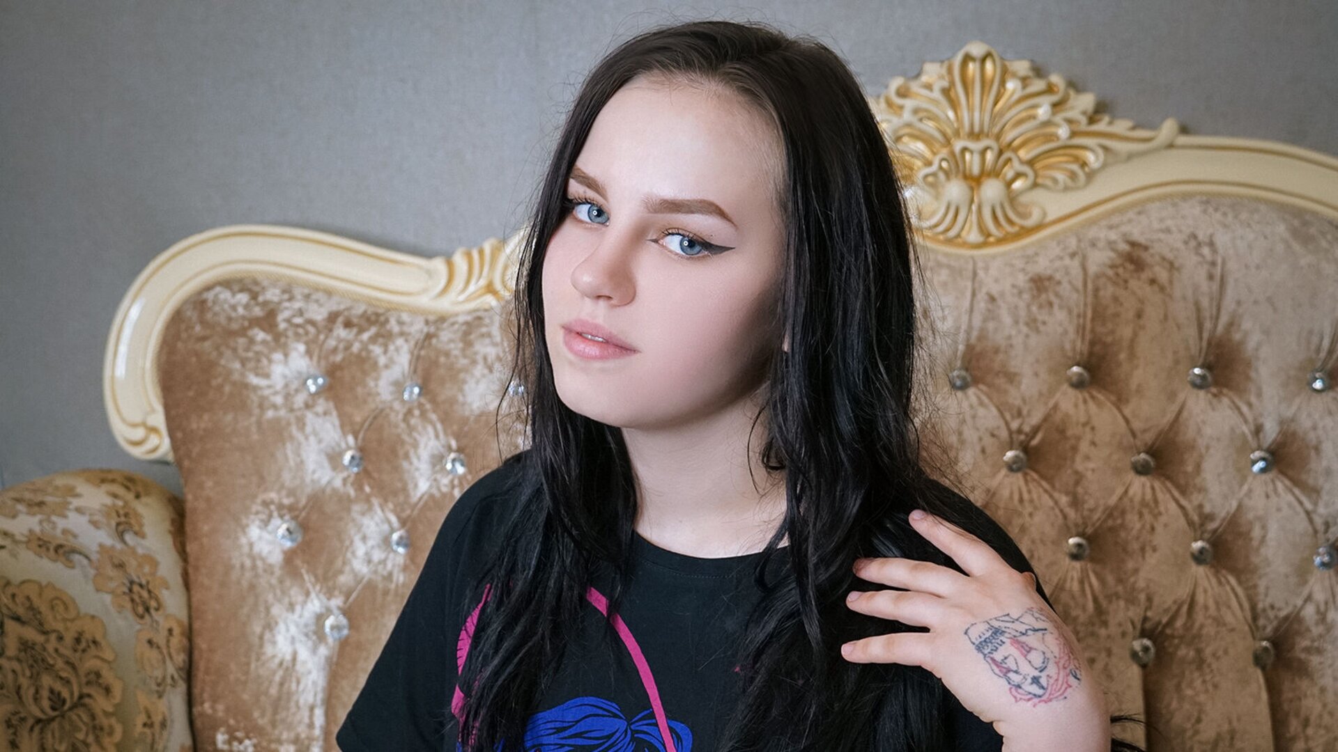 Join EmilyDason’s Live Webcam Show