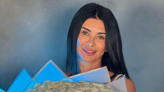 Join EmmaLevis’s Live Webcam Show