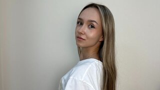 Join ErlineClutter’s Live Webcam Show