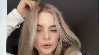 Join EvaEdlin’s Live Webcam Show