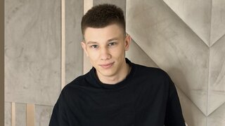 Join FelixLost’s Live Webcam Show