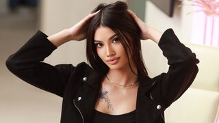 Join GiaHarts’s Live Webcam Show