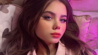 Join GillianDewell’s Live Webcam Show