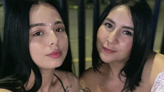 Join HannaAndDanni’s Live Webcam Show