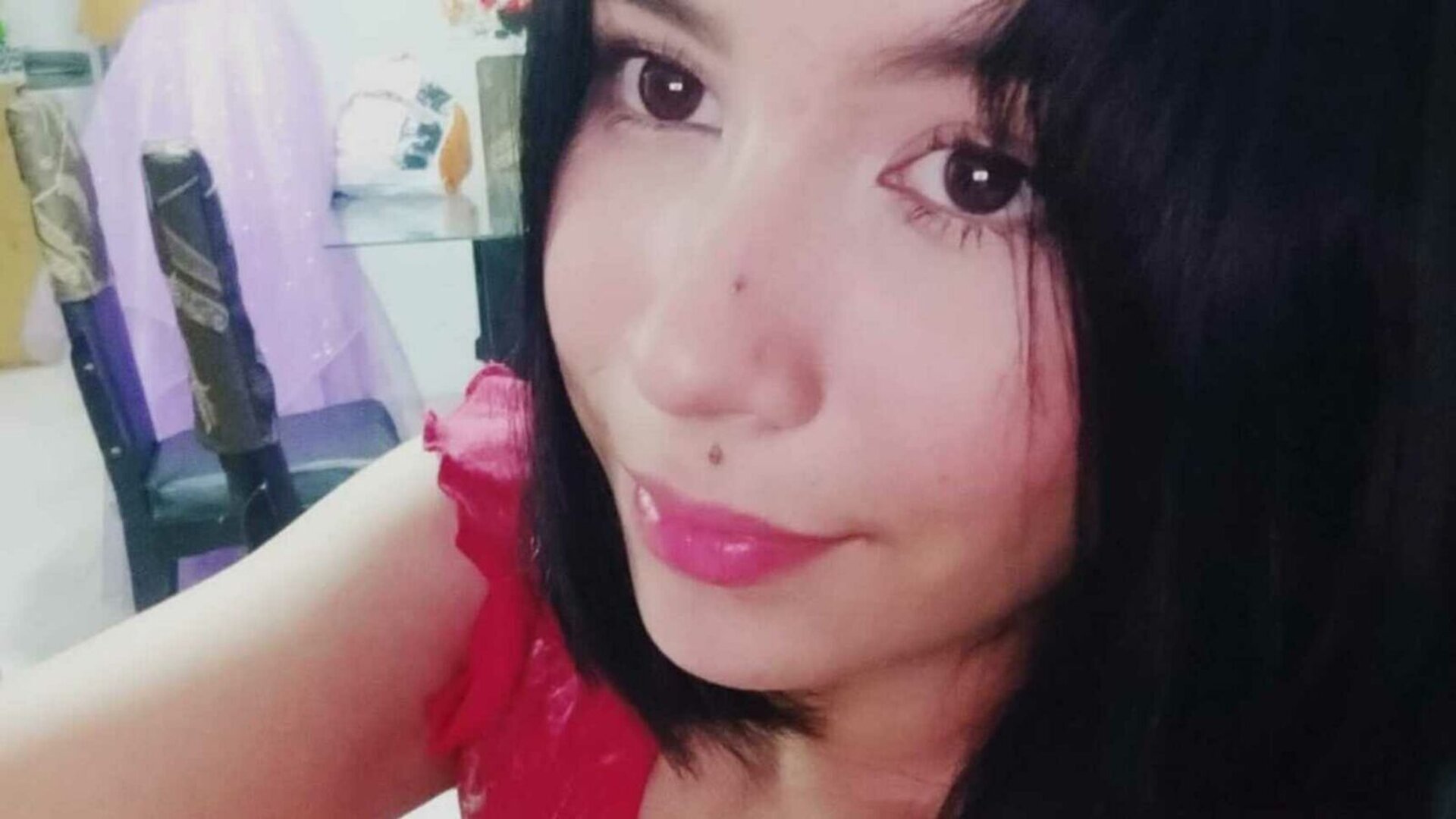Join HannaCastro’s Live Webcam Show