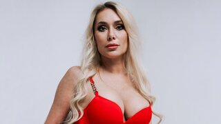 Join IsadoraDunkan’s Live Webcam Show