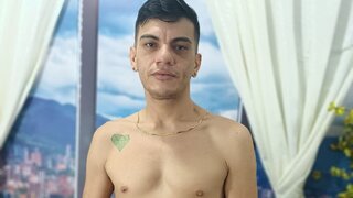 Join JonnyEstrada’s Live Webcam Show