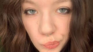 Join KatieDeman’s Live Webcam Show