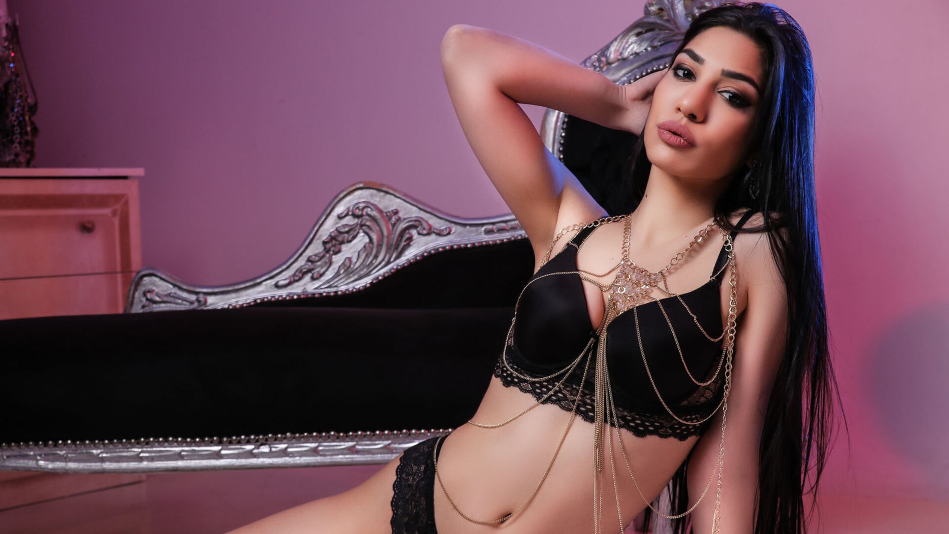 Join KayaBowen’s Live Webcam Show