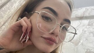 Join KeeleyAston’s Live Webcam Show