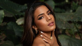 Join KendallMyer’s Live Webcam Show