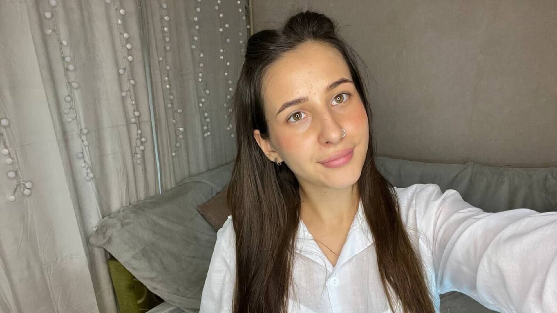 Join LillyHarper’s Live Webcam Show