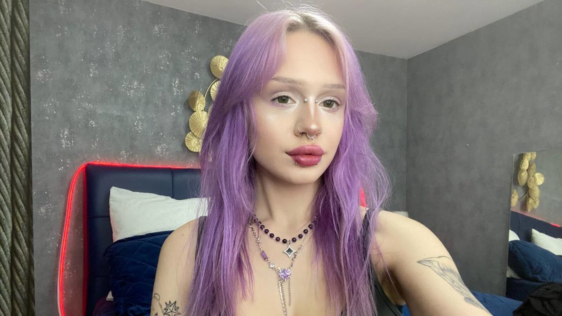 Join LilyViborg’s Live Webcam Show