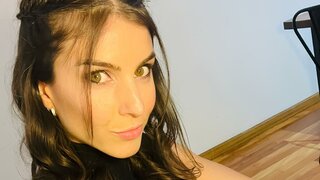 Join LunaMistica’s Live Webcam Show