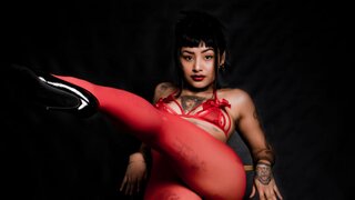 Join LunaOdette’s Live Webcam Show
