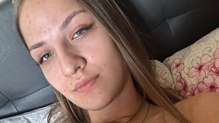 Join LunaVaibe’s Live Webcam Show