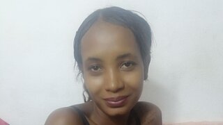 Join MarielleAnnicka’s Live Webcam Show