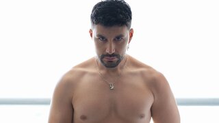 Join MaximoRichards’s Live Webcam Show