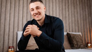 Join MichaelCusack’s Live Webcam Show
