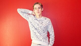 Join MortiJons’s Live Webcam Show