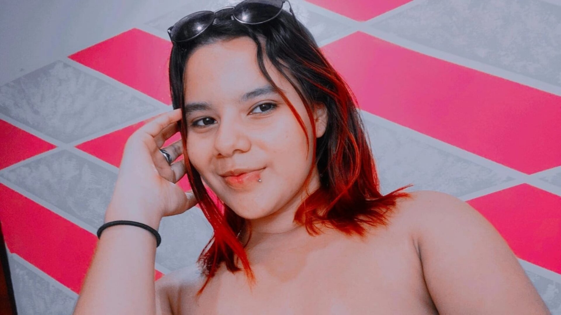 Join NatashaNoa’s Live Webcam Show
