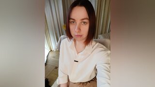 Join QueenieBunton’s Live Webcam Show