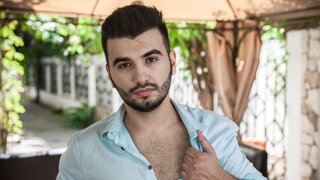 Join RaymondHart’s Live Webcam Show