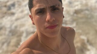 Join SebastianGarcez’s Live Webcam Show