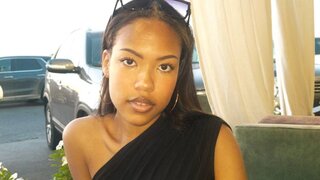 Join SheenaHerrin’s Live Webcam Show