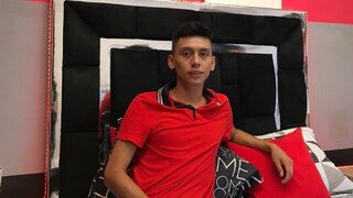 Join SimonsJones’s Live Webcam Show