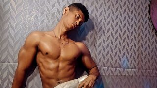 Join SteffanLeal’s Live Webcam Show
