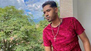 Join StephenMarck’s Live Webcam Show
