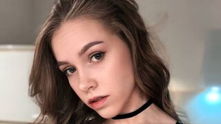 Join StoneeEva’s Live Webcam Show