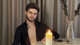 Join TomEllis’s Live Webcam Show